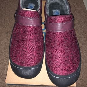 Women’s BLAKELY shoes NEVER WORN!!!!!!!